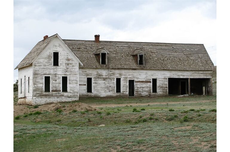 house-old-rural-country