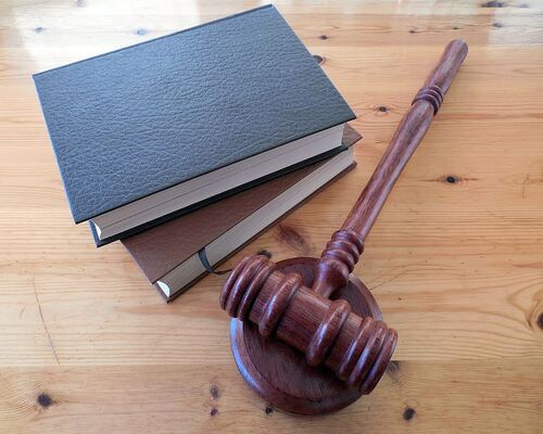 hammer-books-law-court (1)
